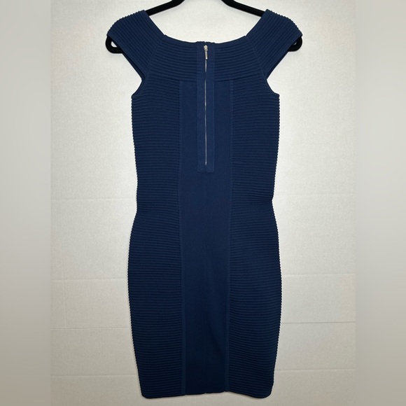 Le Chateau Bodycon Dress - Picture 3 of 4